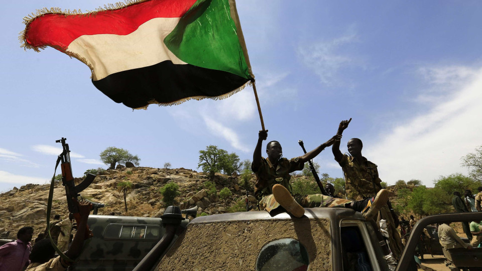 Governador sudanês quer armar civis contra grupo paramilitar