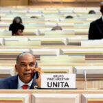 Parlamento  chumba lei sobre exercício democrática da oposição