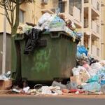 SEQUELE: Montanhas de lixo invandem edifícios sob silêncio da Administração local