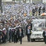 “quando a injustiça corrompe os corações, o pão de todos torna-se propriedade de poucos” Leão XIV