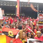 “Se não quer sair, melhora as condições” jovem desempregado critica João Lourenço em marcha de apoio em Luanda